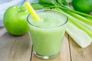 Best Green Smoothie with Apple and Celery